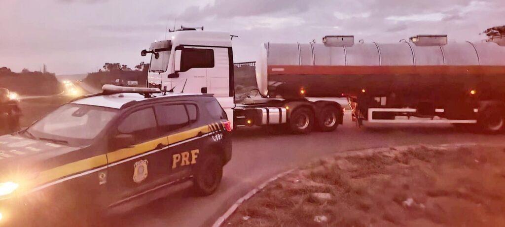 Caminhoneiro-vitória-santoantão-alcool-flagrante