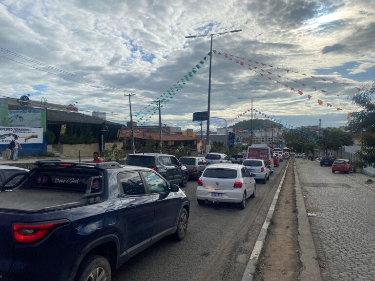 Motoristas deverão trafegar, durante este período, pela avenida Arthur Ramos. (Imagem: Thiago Magalhães/ Rádio Metropolitana)