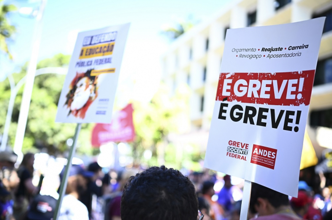 greve-docentes-federal-ensino-educação