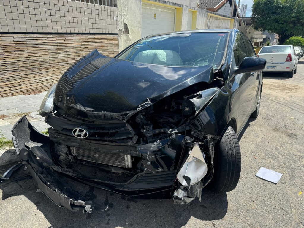 Nenhuma das motoristas teve ferimentos graves. (Imagem: Isabela Costa/Metropolitana FM Caruaru)