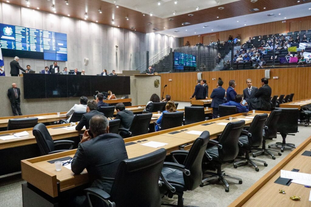 Reunião aconteceu nesta terça (24). (Imagem: Divulgação Alepe/Jarbas Araújo)