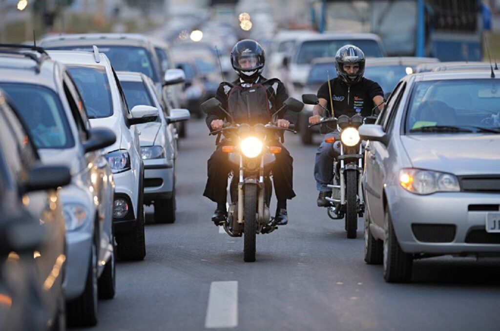 Lei também cria o Dia Nacional dos Motociclistas. (Imagem: Pedro França/Agência Senado)