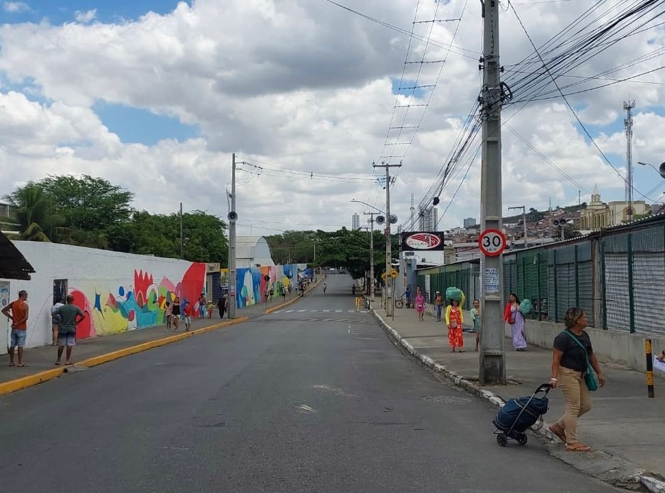 Estacionamento de vans ficará em frente ao muro da Feira da Fundac. (Imagem: Divulgação/Ascom)