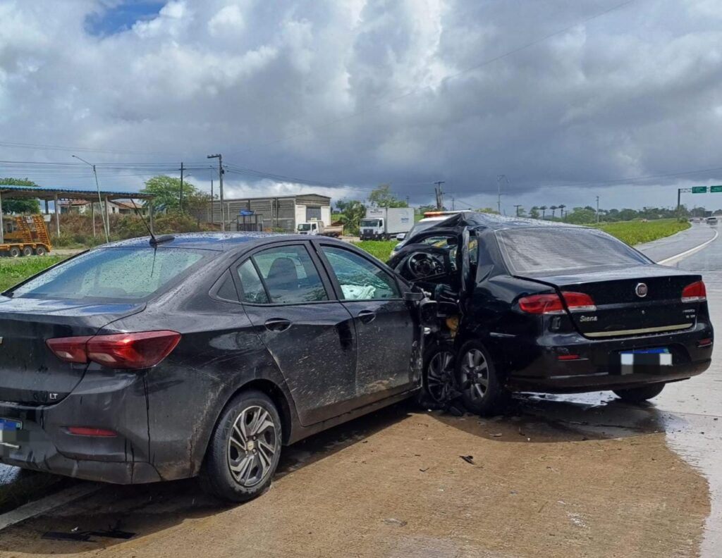 Acidente foi registrado nesta segunda (27). (Imagem: Divulgação/PRF)