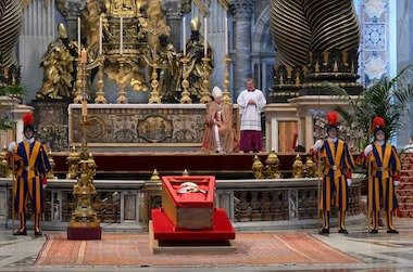 papa-velorio-morte-fieis