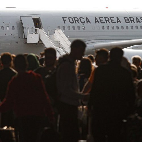 Voo partiu de Lisboa, capital de Portugal, nesta sexta-feira (11). (Imagem: Paulo Pinto/ Agência Brasil)