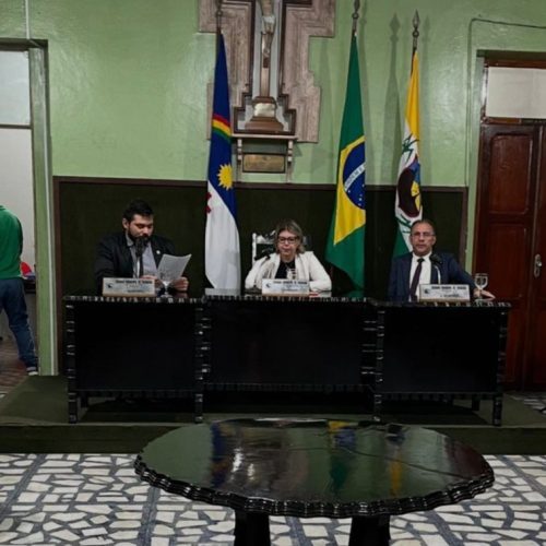 Parlamentares teriam aumento salarial de 30,9%. (Imagem: Reprodução