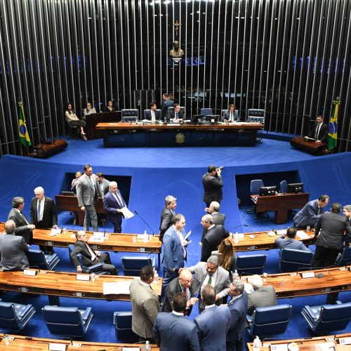 Plenário do Senado Federal durante sessão deliberativa ordinária. Na ordem do dia, PL 914/2024 que "institui o Programa Mobilidade Verde e Inovação (Programa Mover); estabelece a política de conteúdo local; altera o Decreto-Lei nº 1.804, de 3 de setembro de 1980; e revoga dispositivos da Lei nº 13.755, de 10 de dezembro de 2018". Mesa: relator do PL 914/2024, senador Rodrigo Cunha (Podemos-AL);presidente do Senado Federal, senador Rodrigo Pacheco (PSD-MG); vice-presidente do Senado Federal, senador Veneziano Vital do Rêgo (MDB-PB). Foto: Jonas Pereira/Agência Senado