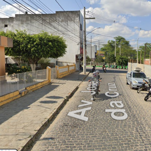 Serão implantadas três lombadas. (Imagem: Google Street View)