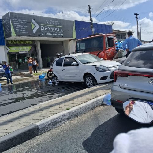 acidente-avenida-caruaru-sextafeira