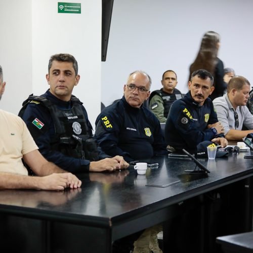 Encontro aconteceu na sala de monitoramento da prefeitura de Caruaru. (Imagem: Jorge Farias)