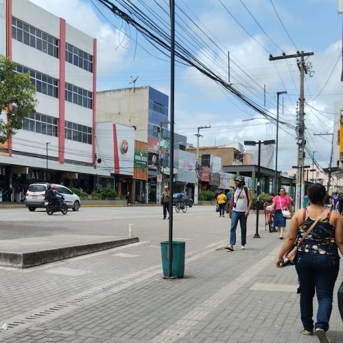 centro-caruaru-rua-movimentação-comércio-feriado