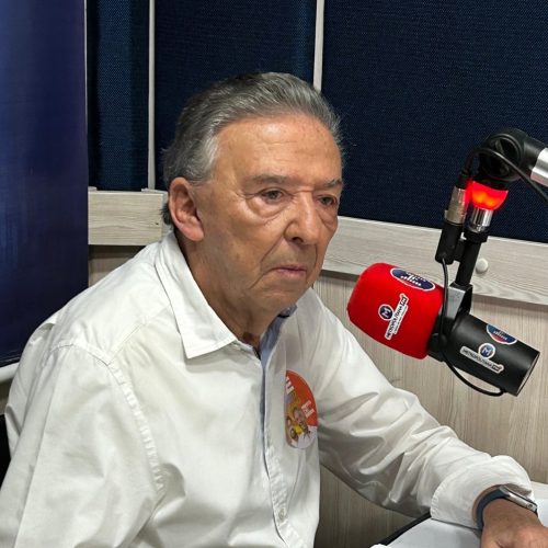 O Candidato participou de entrevista na Metropolitana FM. (Imagem: Wesley Souza/Metropolitana FM)