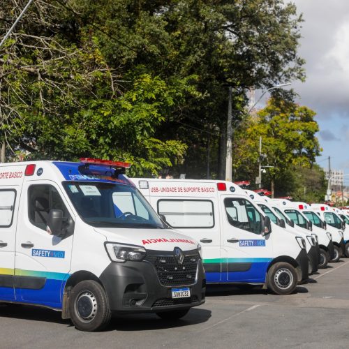 Em Caruaru, o Hospital Regional do Agreste (HRA) foi contemplado com 3 ambulâncias. (Imagem: Miva Filho/ Secom)