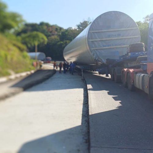 Há cerca de 3 a 4 km de congestionamento. (Imagem: Divulgação/PRF)