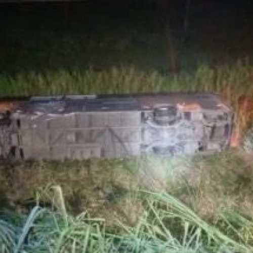 45 pessoas estavam no veículo, que tinha saído do Rio de Janeiro. (Imagem: Divulgação/PRF)