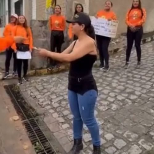 Mulher desmaiou de emoção. (Imagem: Reprodução/Redes sociais)