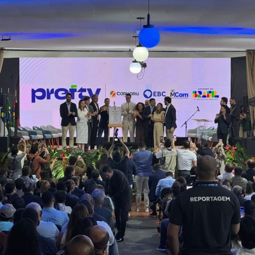 Evento foi realizado na Seduc. (Imagem: Natália Rodrigues/Metropolitana FM Caruaru)