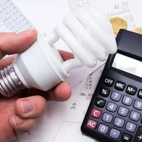 Mudança vale para todos os consumidores de energia conectados ao Sistema Interligado Nacional. (Imagem: Daniel Krason / Shutterstock.com)