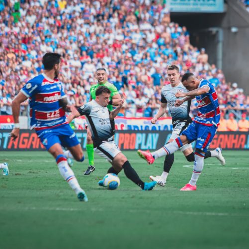 corinthians-enfrenta-o-fortaleza-na-arena-castelao-