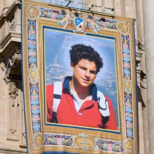 Celebração aconteceu neste domingo (07). (Imagem: Reprodução/Vatican News)