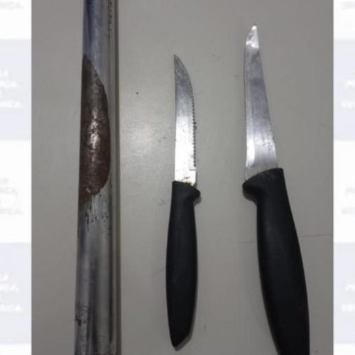 Indivíduo estava ameaçando a vítima com uma faca. (Imagem: Divulgação/PMPE)